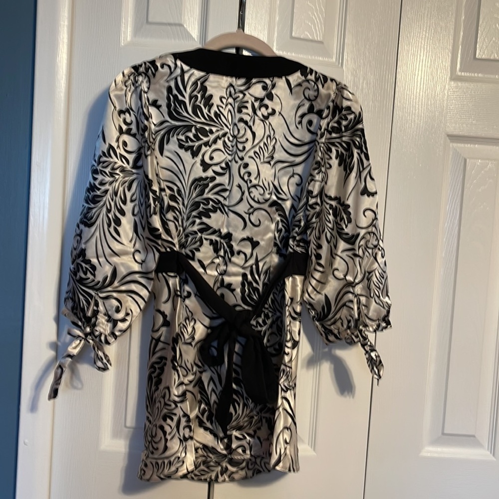 Motherhood Maternity 3/4 sleeve shirt size Small - Picture 7 of 8